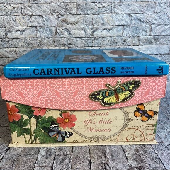 The Standard Encyclopedia of Carnival Glass Revised 3rd Edition Hardcover - Picture 3 of 10
